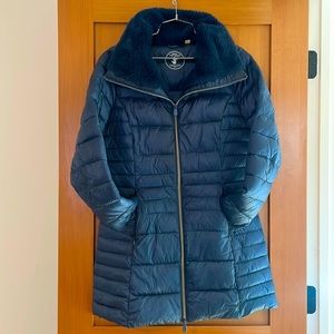 Women’s Coat w/ faux fur collar